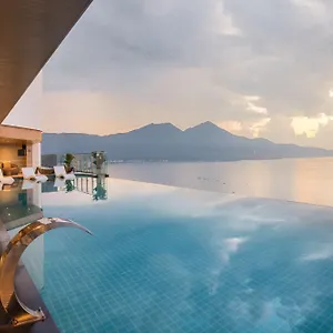 radisson-hotel-danang.hotelsofhoian.com/