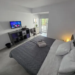 town-centre-suites.hotelsatayianapa.com/