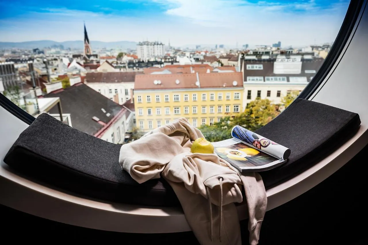 Mooons Vienna Hotel