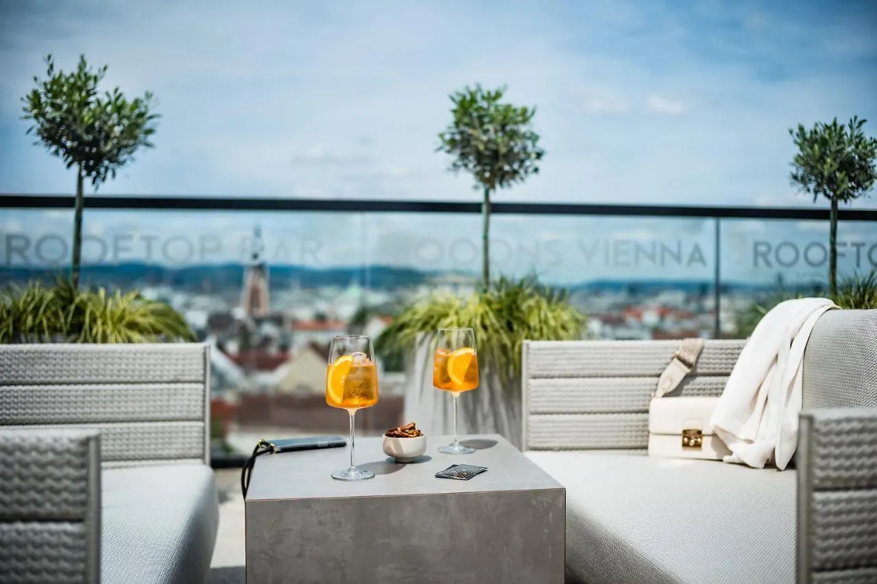 Mooons Vienna Hotel