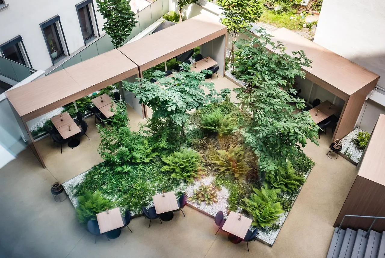 Mooons Vienna Hotel