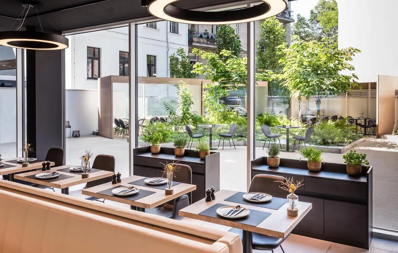 Mooons Vienna Hotel